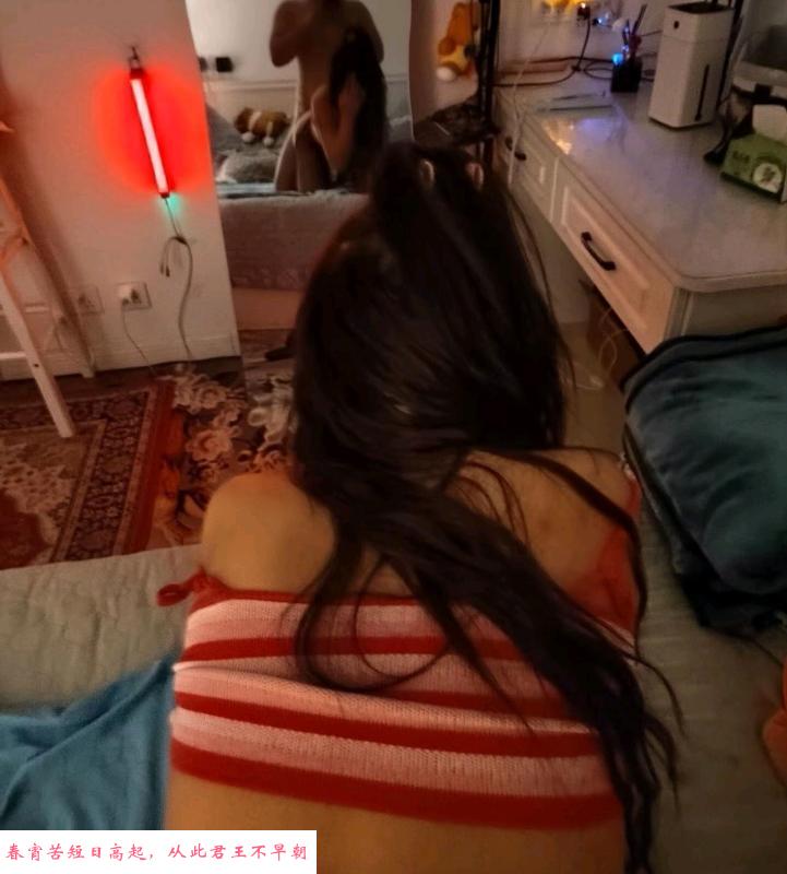 天然美胸少妇 第1张