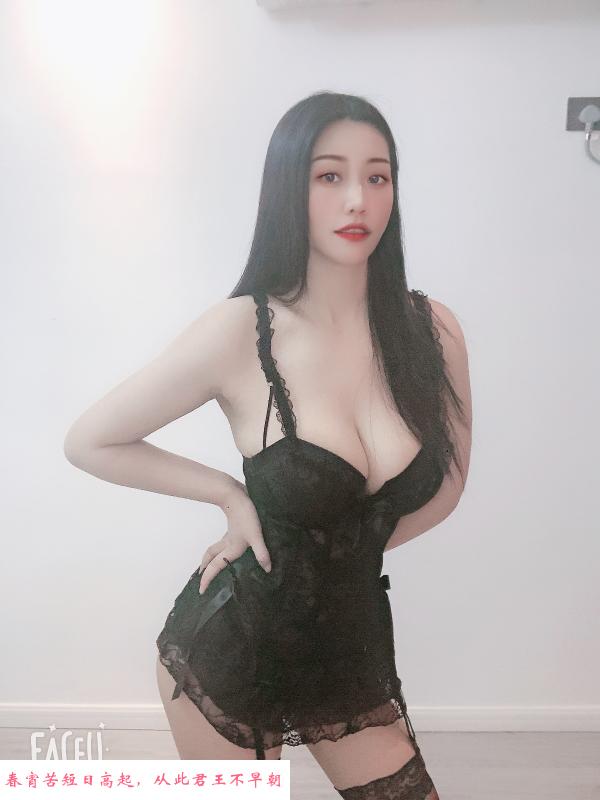 御姐扮演女王警花 第1张