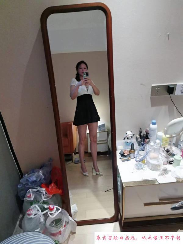 肉臀白领妮妮 第4张