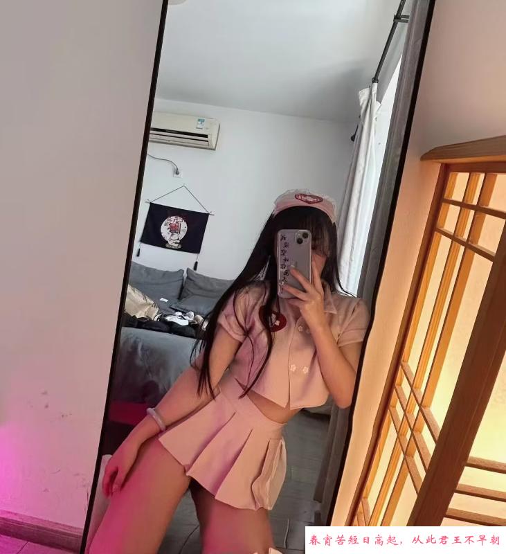 丝袜制服兼职小师妹 第2张
