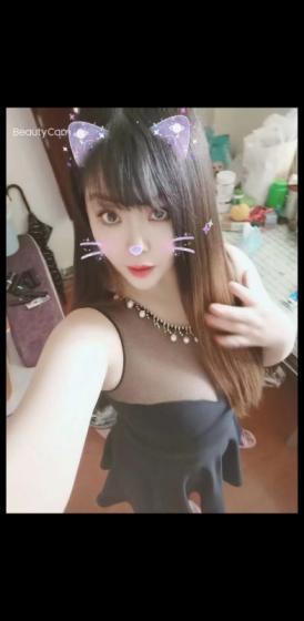 九莲塘附近大胸女 第3张