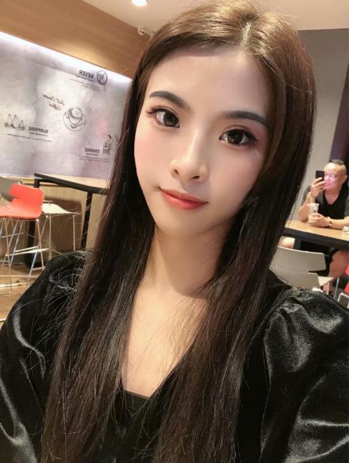 美女梦凡 第1张
