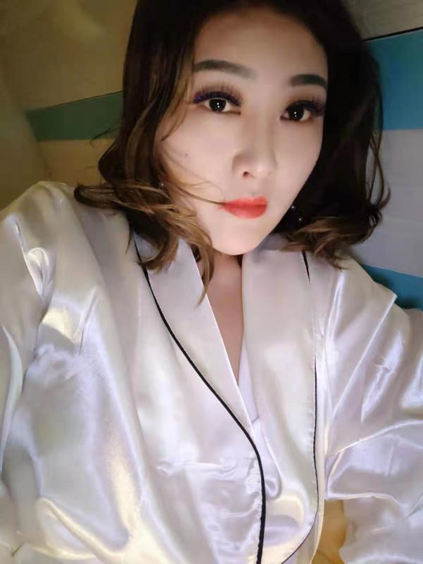 天河性感熟女 第2张