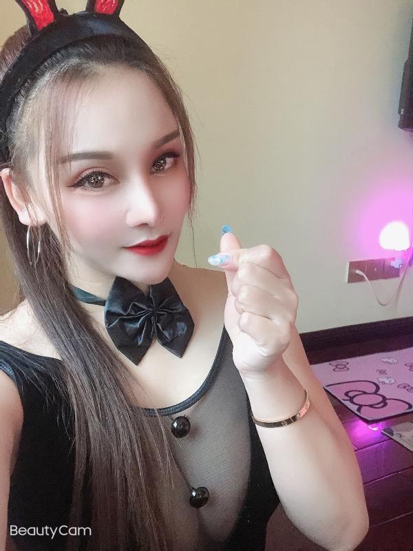 大胸混血女仆 第1张