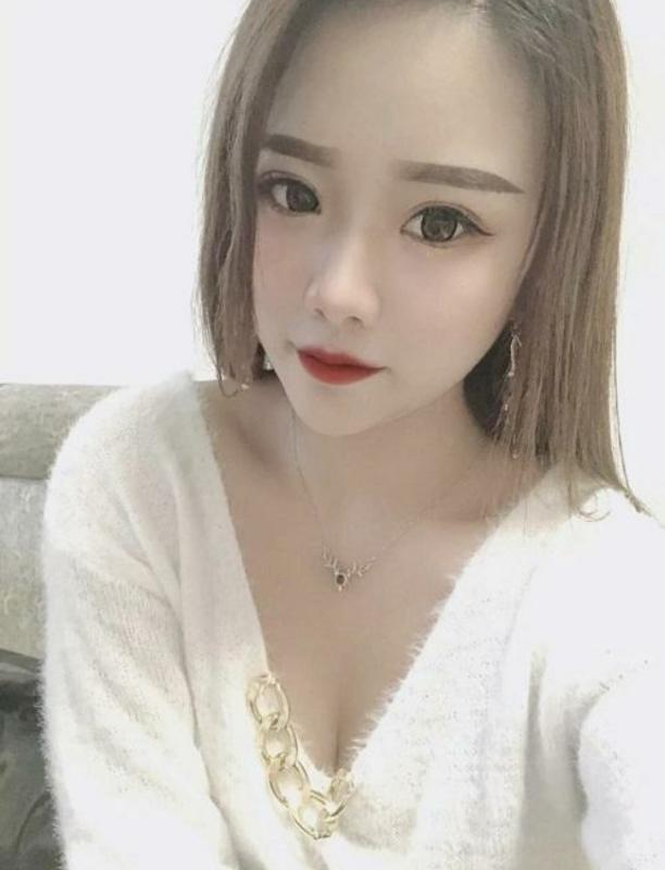 服务不错的美女 第1张
