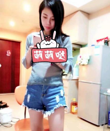小骚逼不容易满足，感觉骚到了骨子里 第3张