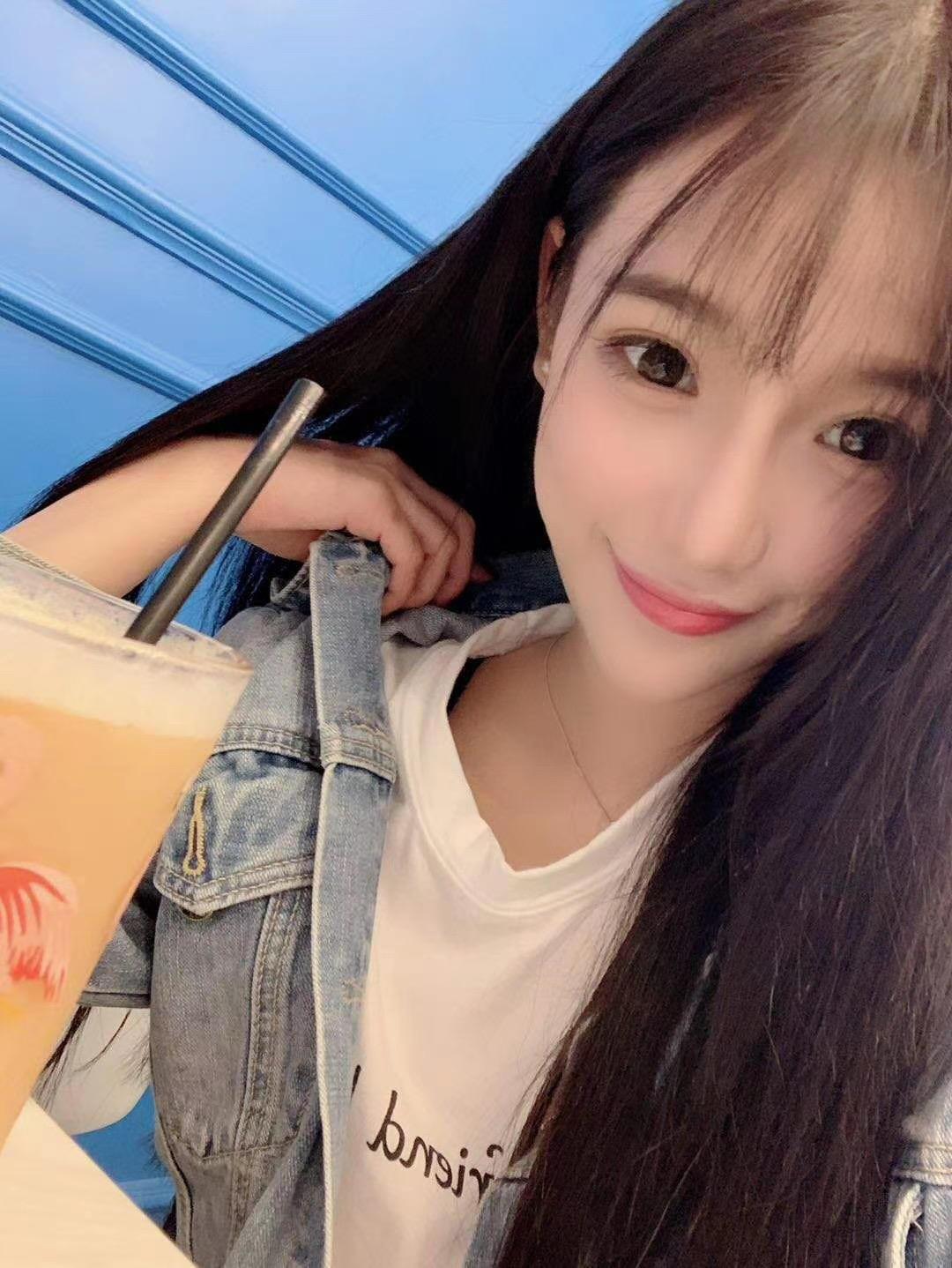服务不错的00后美女 第1张