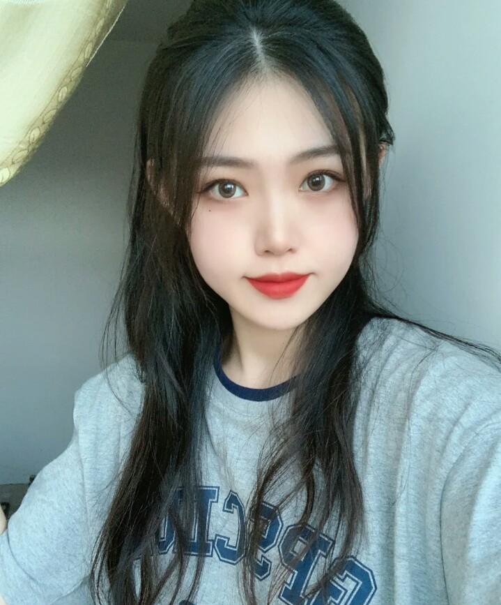 雁塔区美术院附近乖巧可人的妹子 第2张