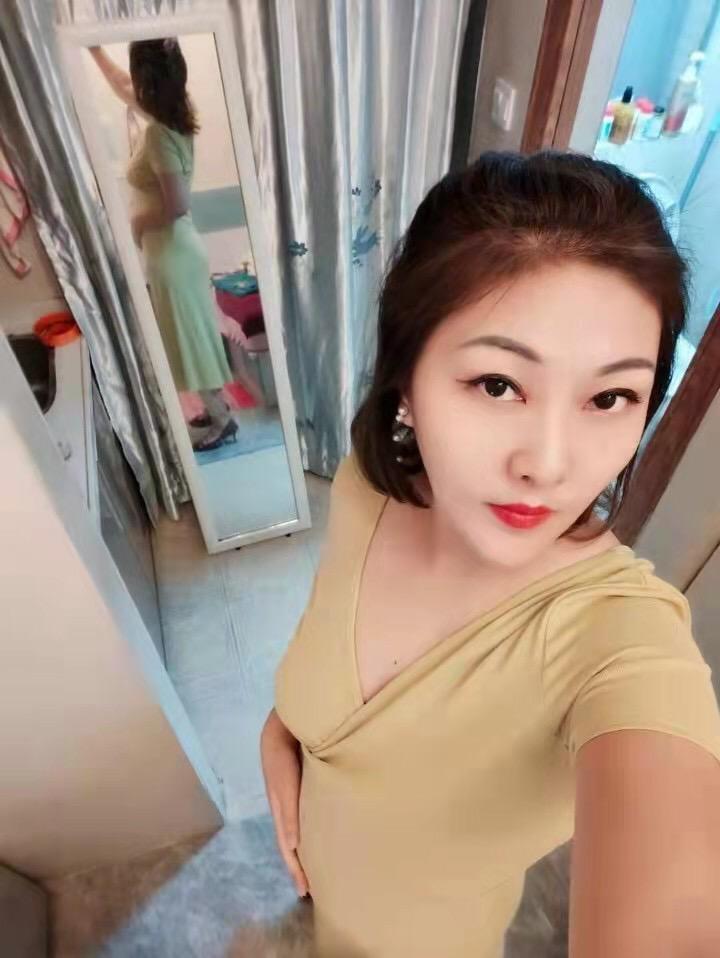 东北极品骚御姐，压箱底的好货，服务时可舌吻 第1张