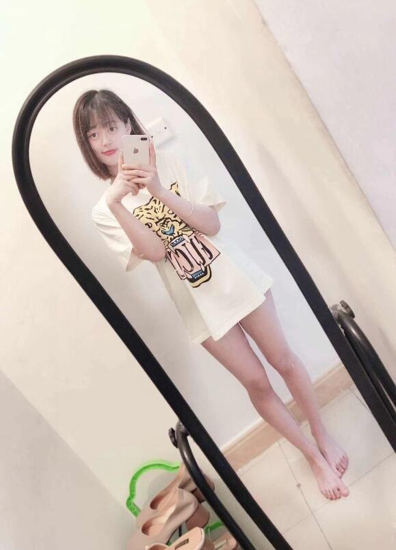 年龄20多一点罩杯很丰满邻家女孩的声音长相娇小 第1张