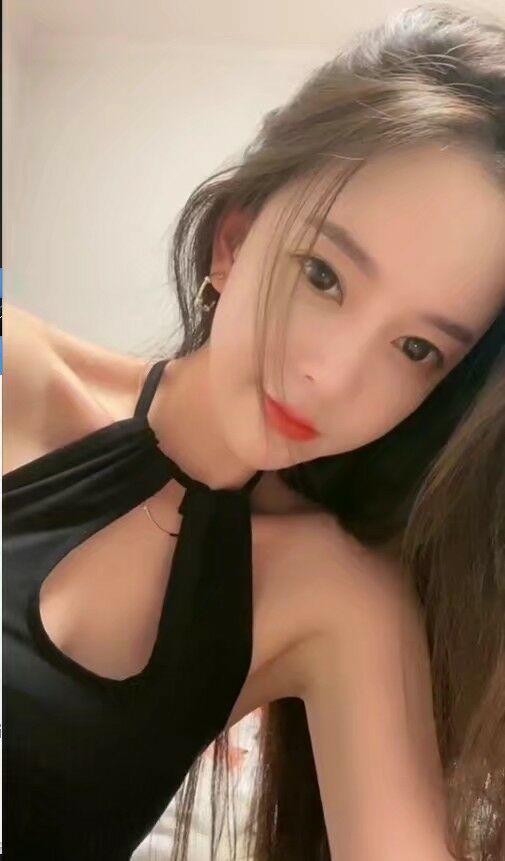 正宗的19岁女孩,全身上下都让啃了 第2张